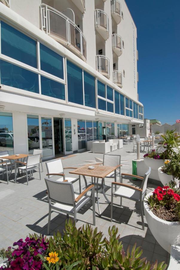 Hotel International Direttamente Sulla Sabbia Misano Adriatico Exterior foto